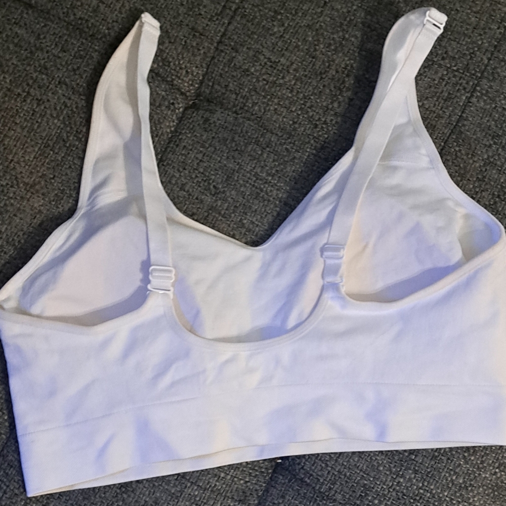 Puma Women's Black and White Sports Bra Set - Picture 5 of 5